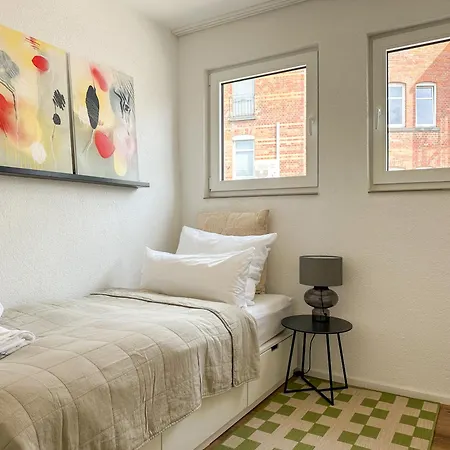 Apartment Im Herzen Der Altstadt: Modern-Gemuetlich-Zentral Leonberg Exterior photo